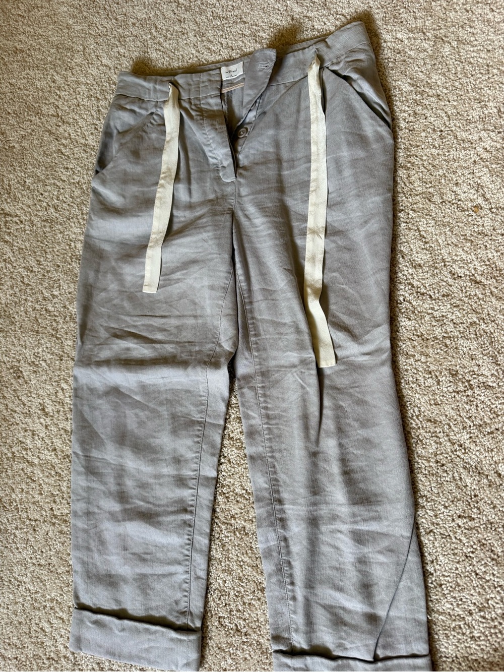 Wilfred Light Gray Linen-Blend Capris with Cream Drawstring